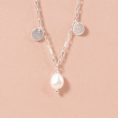 valen-edge-pearl-necklace