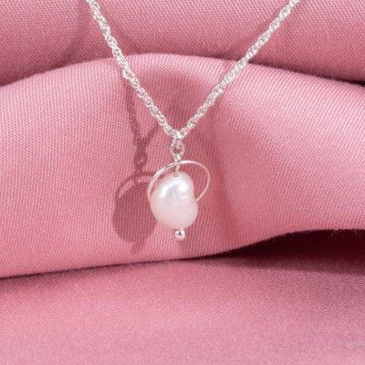 zenith-pillar-pearl-necklace
