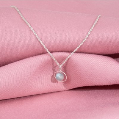 zenith-pillar-labradorite-necklace