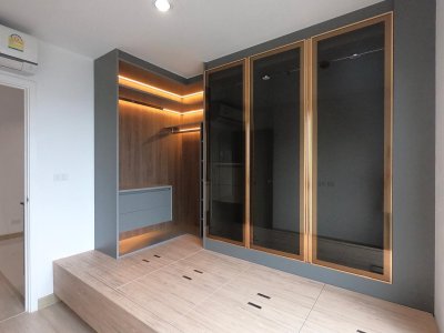 Thana Astoria