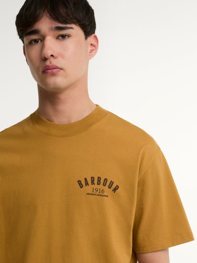 BARBOUR 1916 GRAPHIC OS T-SHIRT