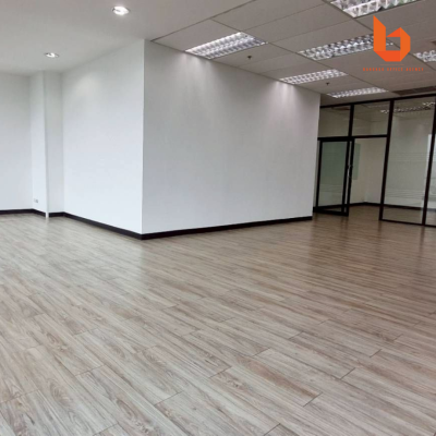 Office for Rent 176 Sqm in Silom–Sathorn CBD Near BTS Chong Nonsi  |  Bangkok Office Agency