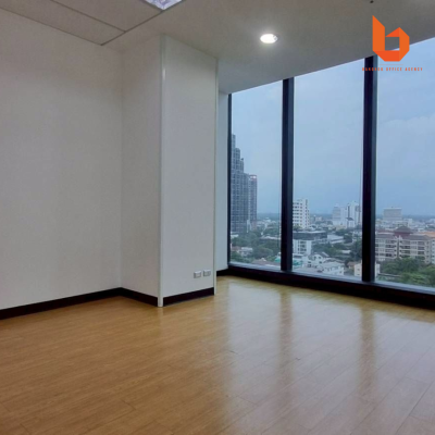 Office for Rent 176 Sqm in Silom–Sathorn CBD Near BTS Chong Nonsi  |  Bangkok Office Agency