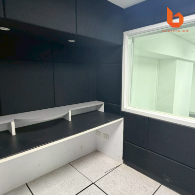 Office for Rent 341.41 Sqm in Sukhumvit CBD Near BTS Nana  |  Bangkok Office Agency