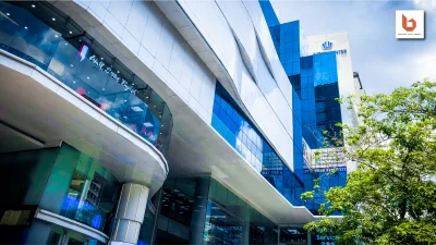 United Center Building - Office for rent BTS Saladaeng