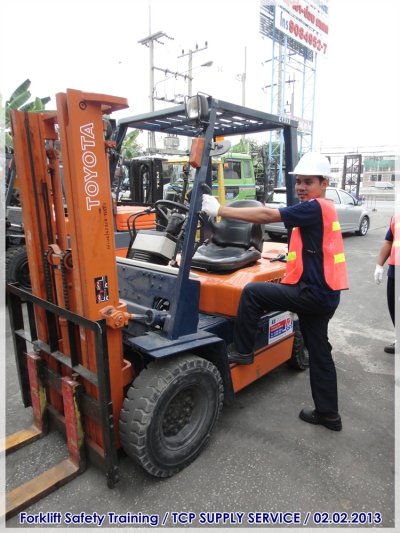 FORKLIFT OPERATOR TRAINING