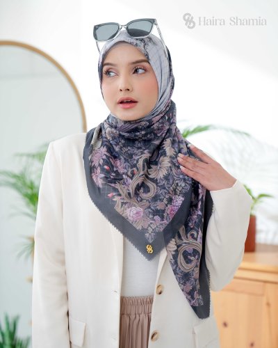 Haira Shamia ALIZA series - MIDNIGHT Hijab Scarf Haira Shamia ALIZA series - MIDNIGHT Hijab Scarf