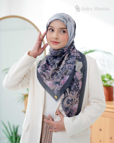 Haira Shamia ALIZA series - MIDNIGHT Hijab Scarf Haira Shamia ALIZA series - MIDNIGHT Hijab Scarf
