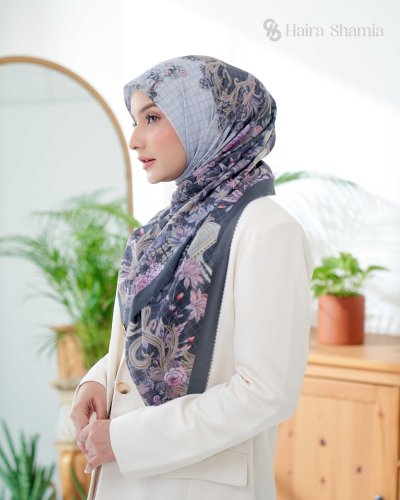 Haira Shamia ALIZA series - MIDNIGHT Hijab Scarf Haira Shamia ALIZA series - MIDNIGHT Hijab Scarf