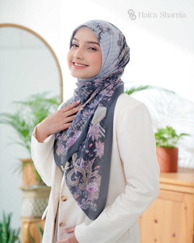 Haira Shamia ALIZA series - MIDNIGHT Hijab Scarf Haira Shamia ALIZA series - MIDNIGHT Hijab Scarf