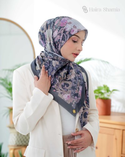 Haira Shamia ALIZA series - MIDNIGHT Hijab Scarf Haira Shamia ALIZA series - MIDNIGHT Hijab Scarf