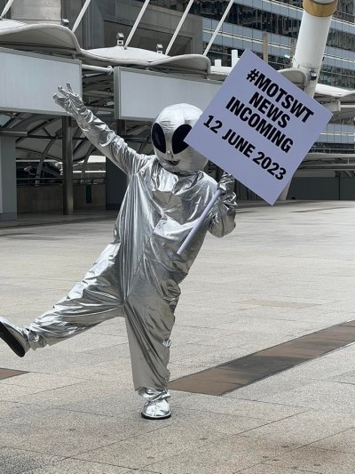 รีวิว ชุดนักบินอวกาศ ชุดเอเลี่ยน