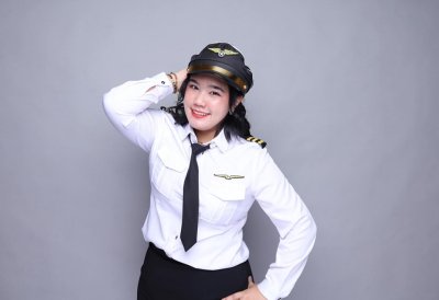 รีวิว ชุดกัปตันนักบิน หญิง