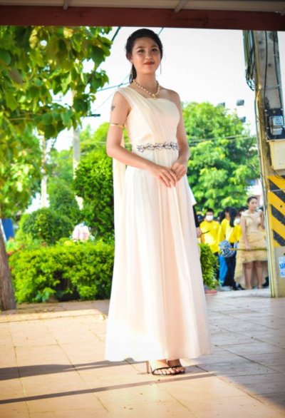 รีวิว ชุดกรีก เดินขบวดพาเหรด