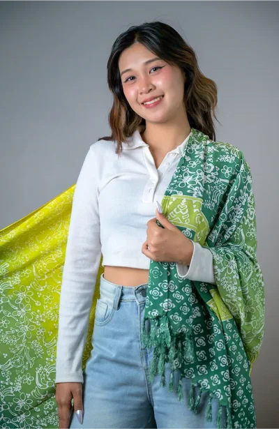 ผ้าคลุมไหล่ลีมาบาติก สีเขียว