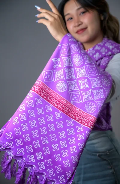 ผ้าคลุมไหล่ลีมาบาติก สีม่วง