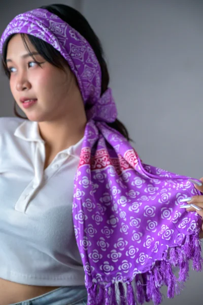 ผ้าคลุมไหล่ลีมาบาติก สีม่วง