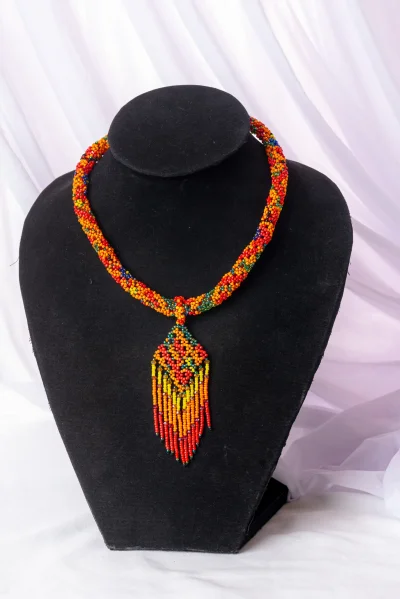 สร้อยคอโนรา โทนสีแดง Nora necklace in RED tones