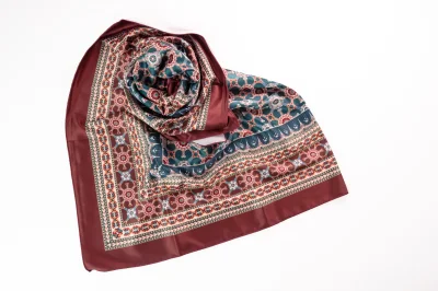 ผ้าคลุมศีรษะลายทวารวดี Dvaravati Patterned Headscarf