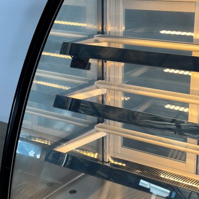 ตู้แช่เค้ก กระจกโค้ง Sanden รุ่น SKC-0903