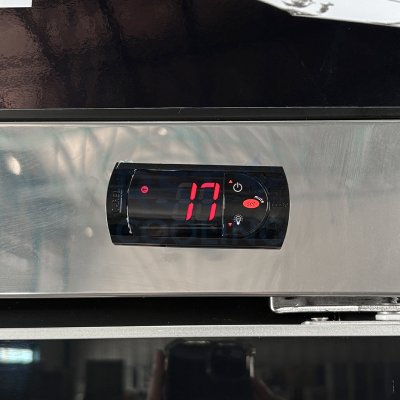 ตู้แช่เย็น 2 ประตู Sanden รุ่น YEM-1105i Premium Plus Black