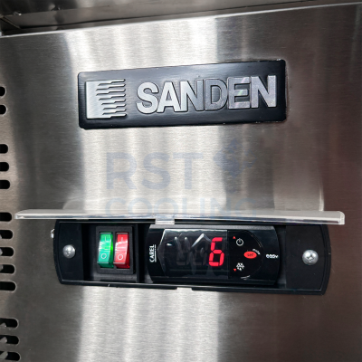 ตู้แช่เย็นเคาน์เตอร์สแตนเลส 2 ประตู Sanden รุ่น SCC-1562