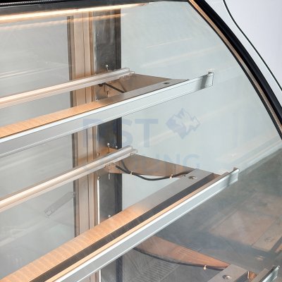 ตู้แช่เค้ก กระจกโค้ง Sanden รุ่น SKK-0907Z