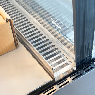 ตู้แช่เค้ก กระจกโค้ง Sanden รุ่น SKK-0907Z