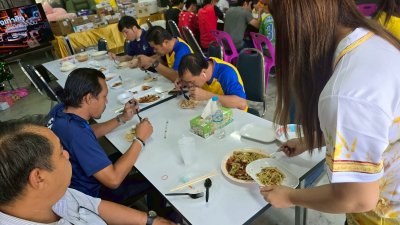 งานเลี้ยงสังสรรค์และกิจกรรมส่งท้ายปีเก่าต้อนรับปีใหม่ ประจำปี 2568