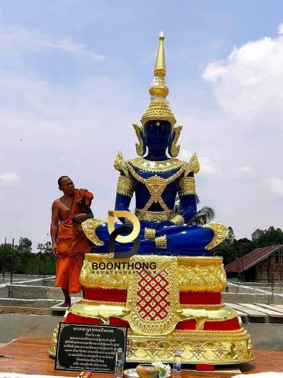 พระแก้วมรกต หน้าตัก 50 นิ้ว พิมพ์เก่า