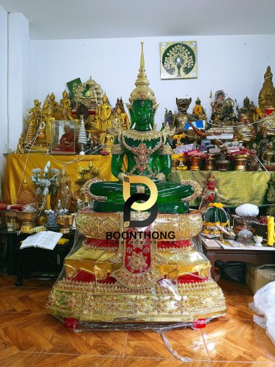 พระแก้วมรกต หน้าตัก 30 นิ้ว