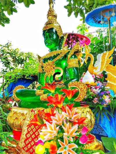 พระแก้วมรกต หน้าตัก 40 นิ้ว พิมพ์เก่า
