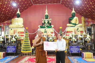 พระแก้วมรกต หน้าตัก 50 นิ้ว พิมพ์เก่า