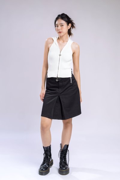 OPEN-BACK ZIPPER HALTER TOP