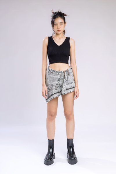 BLACK WASH ZIPPER DETAIL SHORT SKIRT
