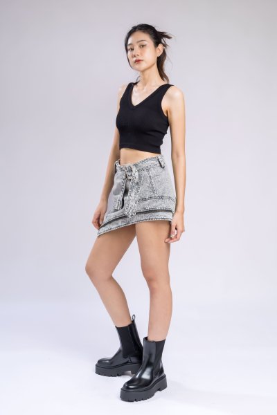 BLACK WASH ZIPPER DETAIL SHORT SKIRT