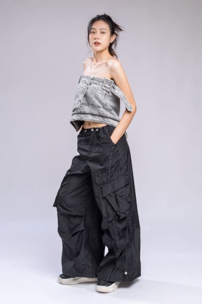 BLACK WASH ZIPPER DETAIL SHORT SKIRT