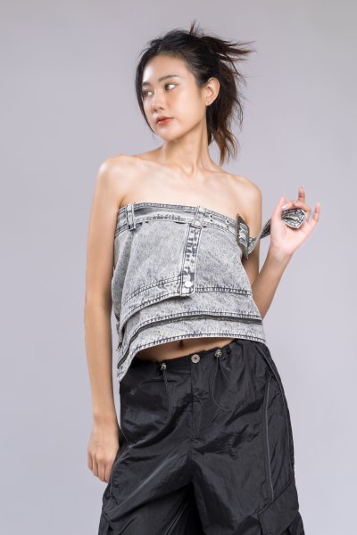 BLACK WASH ZIPPER DETAIL SHORT SKIRT