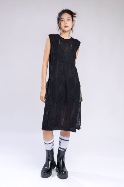 KNITTING SLEEVELESS TOP