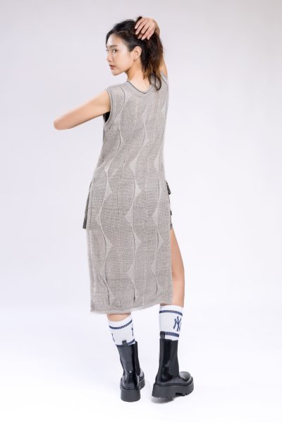 KNITTING SLEEVELESS TOP