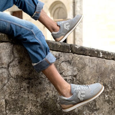CREPE GRAY