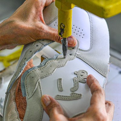 SG MID WHITE
