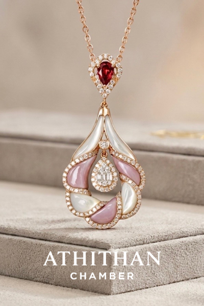 CAMELLIA FLOWER - Garnet, Mother of Pearl Pendant (พรีออดเดอร์ 45 วัน)