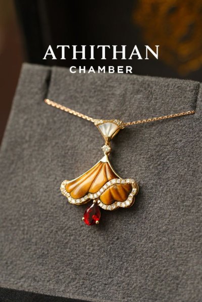 OPALINE DANCE PENDANT