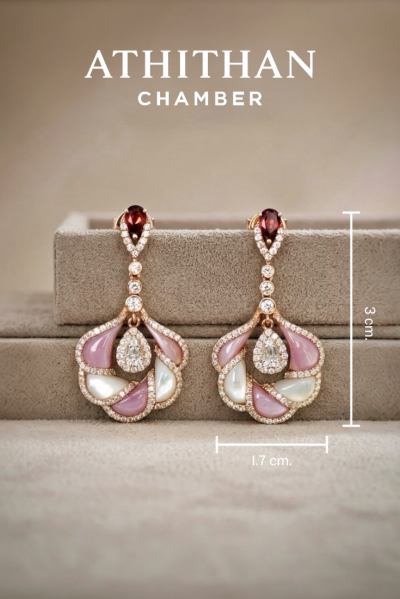 CAMELLIA FLOWER - Garnet, Mother of Pearl Pendant (พรีออเดอร์ 45 วัน)