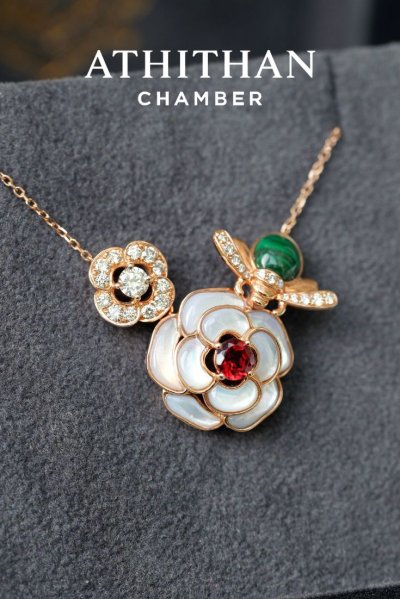 BEE & BLOOM - Garnet, Malachite, Mother of Pearl Pendant Necklace