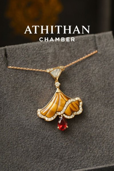OPALINE DANCE PENDANT