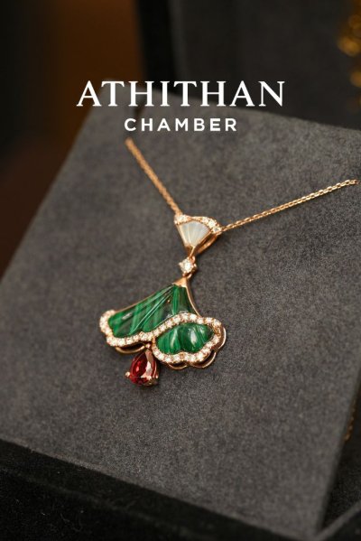 OPALINE DANCE Garnet Pendant