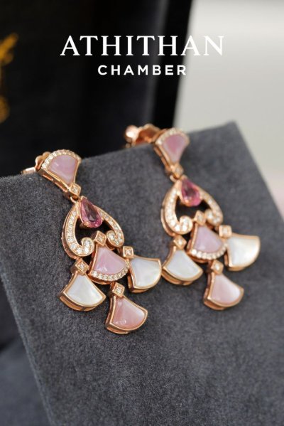 PETAL SERENADE - Padparadscha & Mother of Pearl Earrings (พรีออเดอร์ 45 วัน)