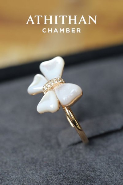PARISIAN BOW - Mother of Pearl Ring